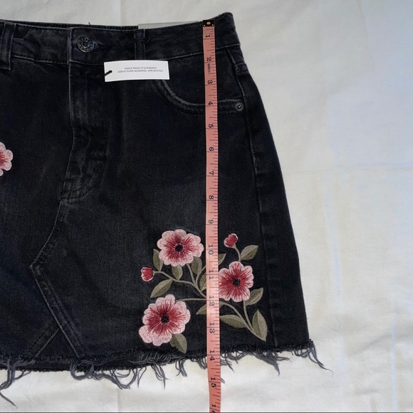TOPSHOP BLOSSOM EMBROIDERED DENIM SKIRT - Picture 10 of 10